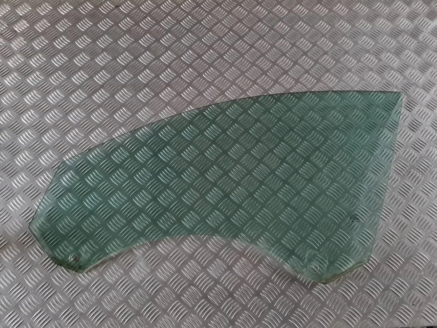 Venstre dørglas foran AUDI A6 2008 - foto 1