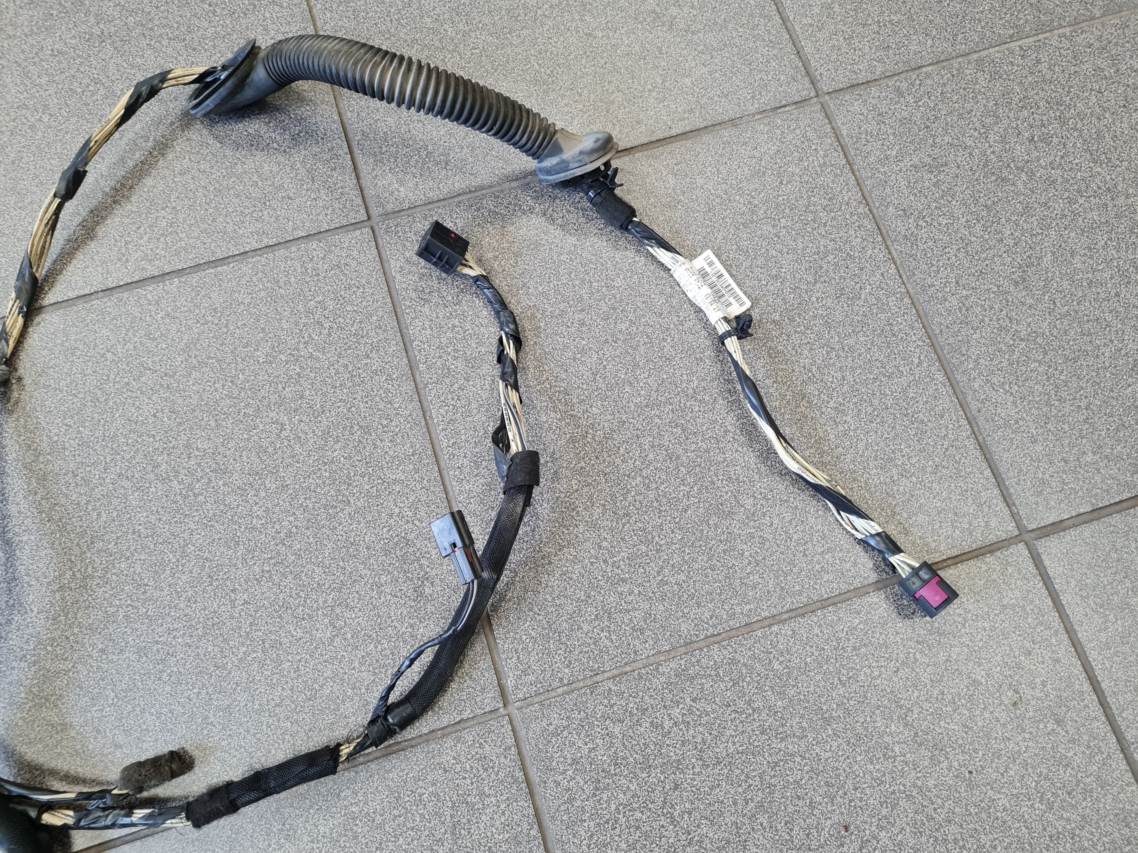 Ledninger til bagagerumsklappen OPEL INSIGNIA SPORTS TOURER 2010 (C) - foto 2