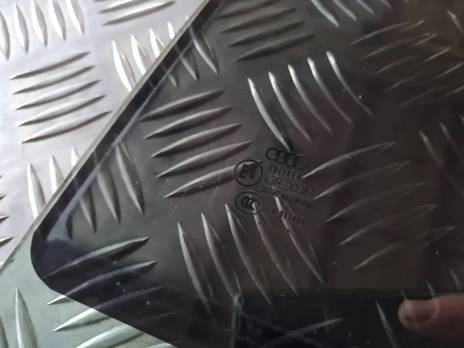 Glas i venstre bagdør AUDI A6 2008 - foto 2