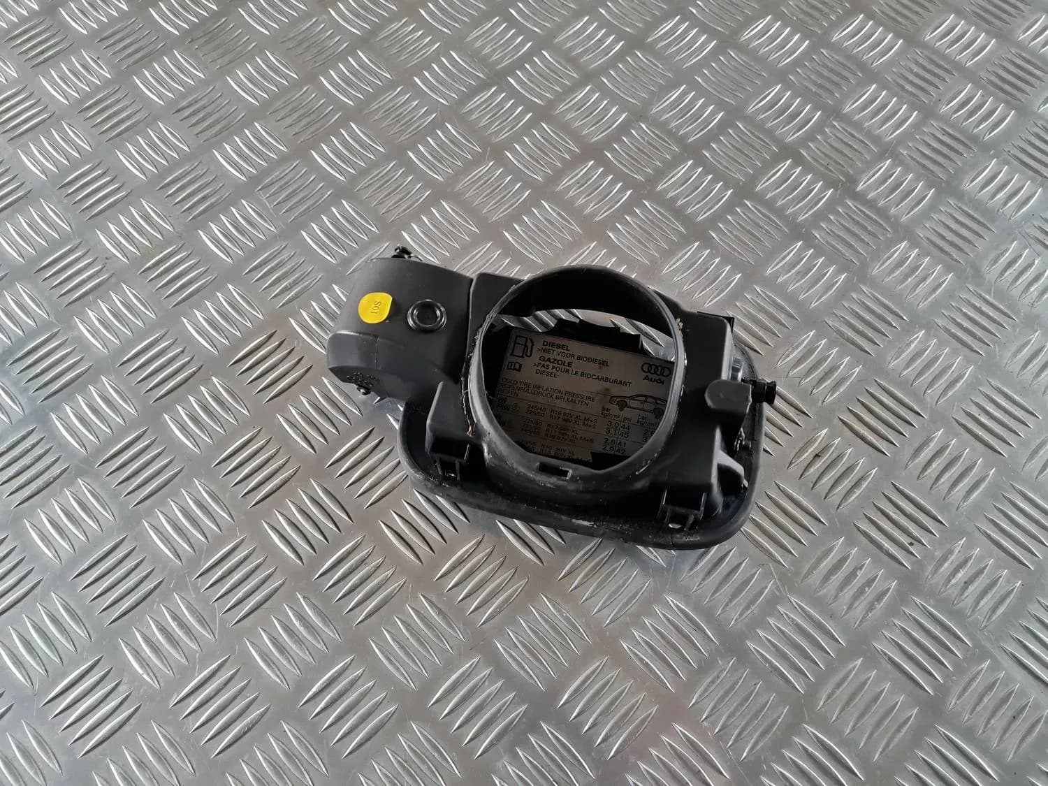 Dæksel til brændstoftank AUDI A6 2008 - foto 3
