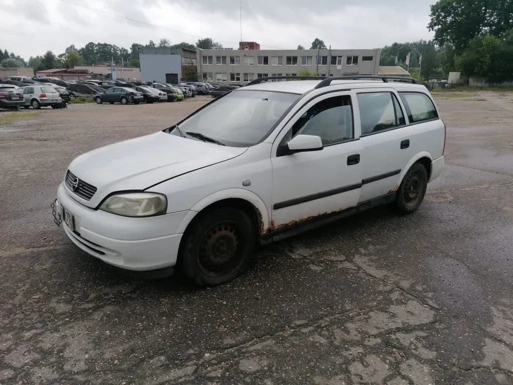 Billede af den afmonterede bil 3
