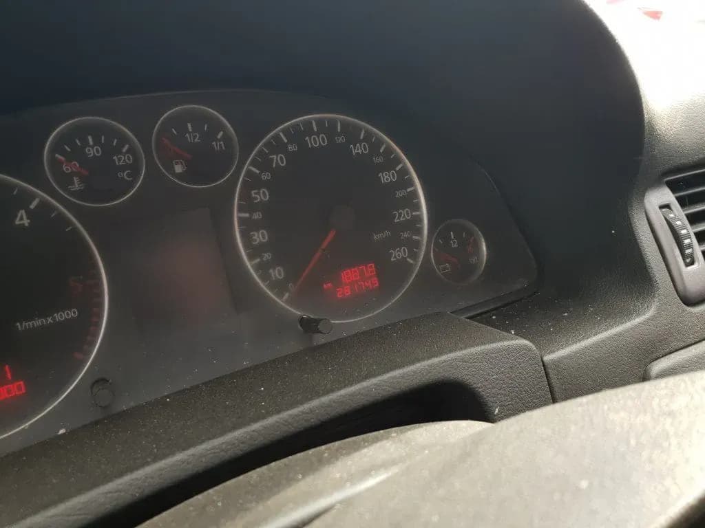 Billede af den afmonterede bil 5