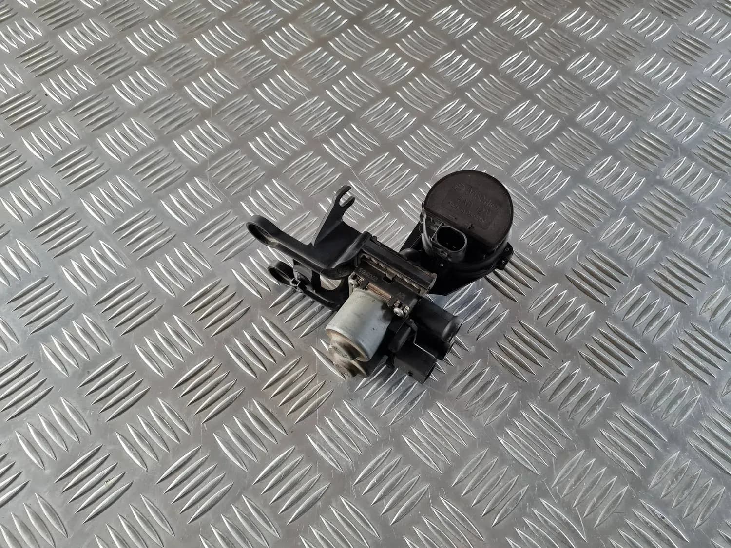 Radiatorventil AUDI A6 2008 - foto 1