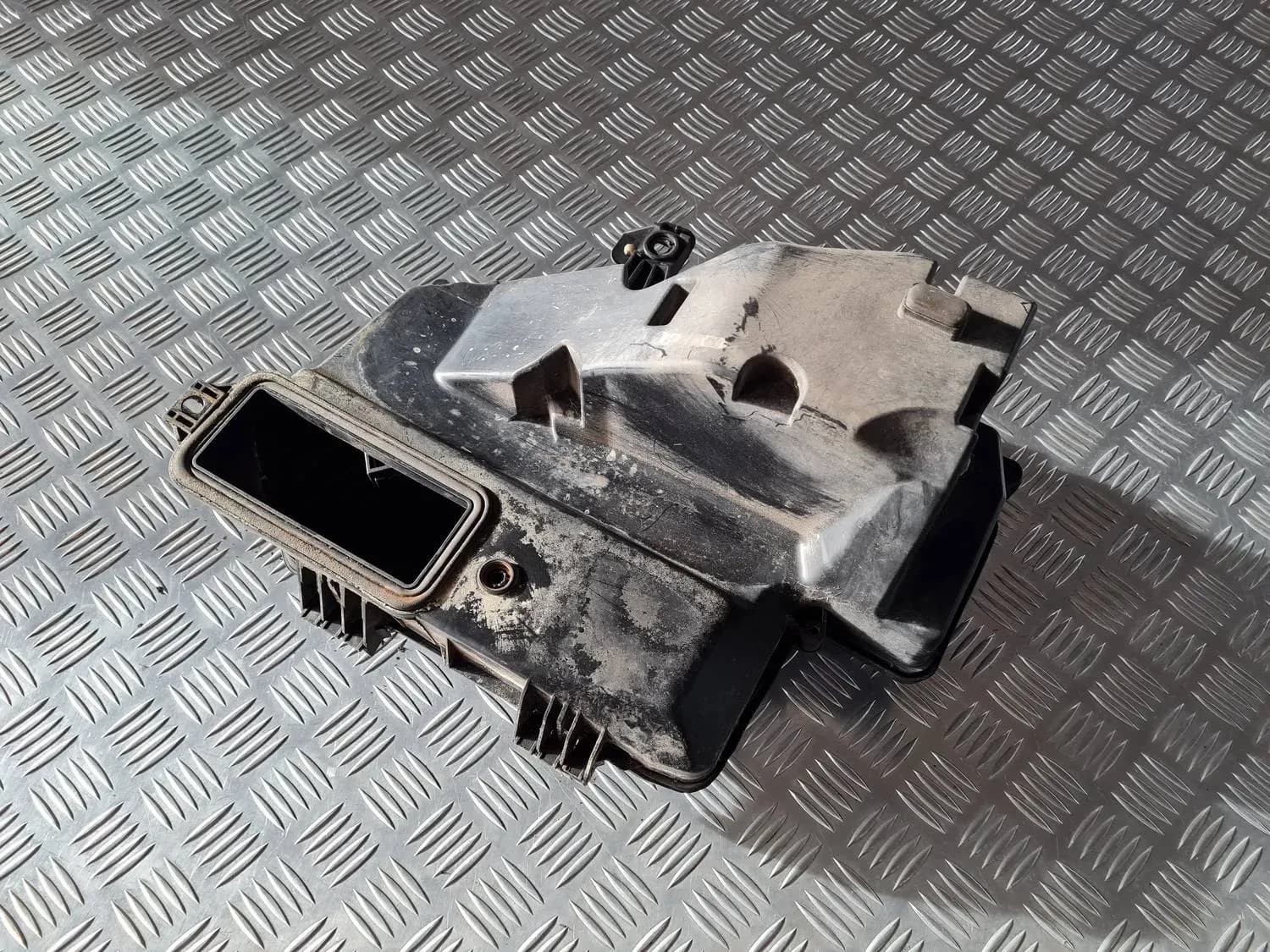 Hus til sikringsboks AUDI A6 2008 - foto 3