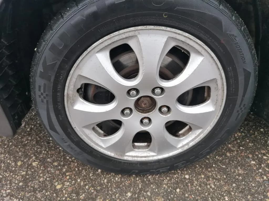 Billede af den afmonterede bil 2
