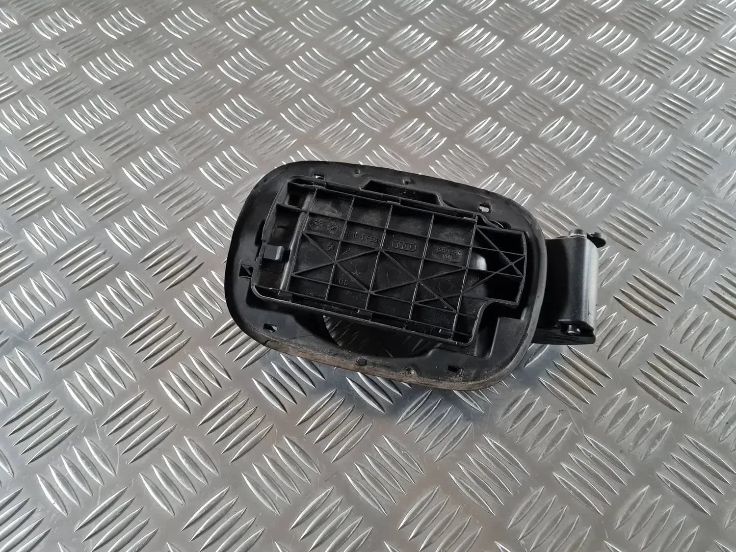 Dæksel til brændstoftank AUDI A6 2008 - foto 1