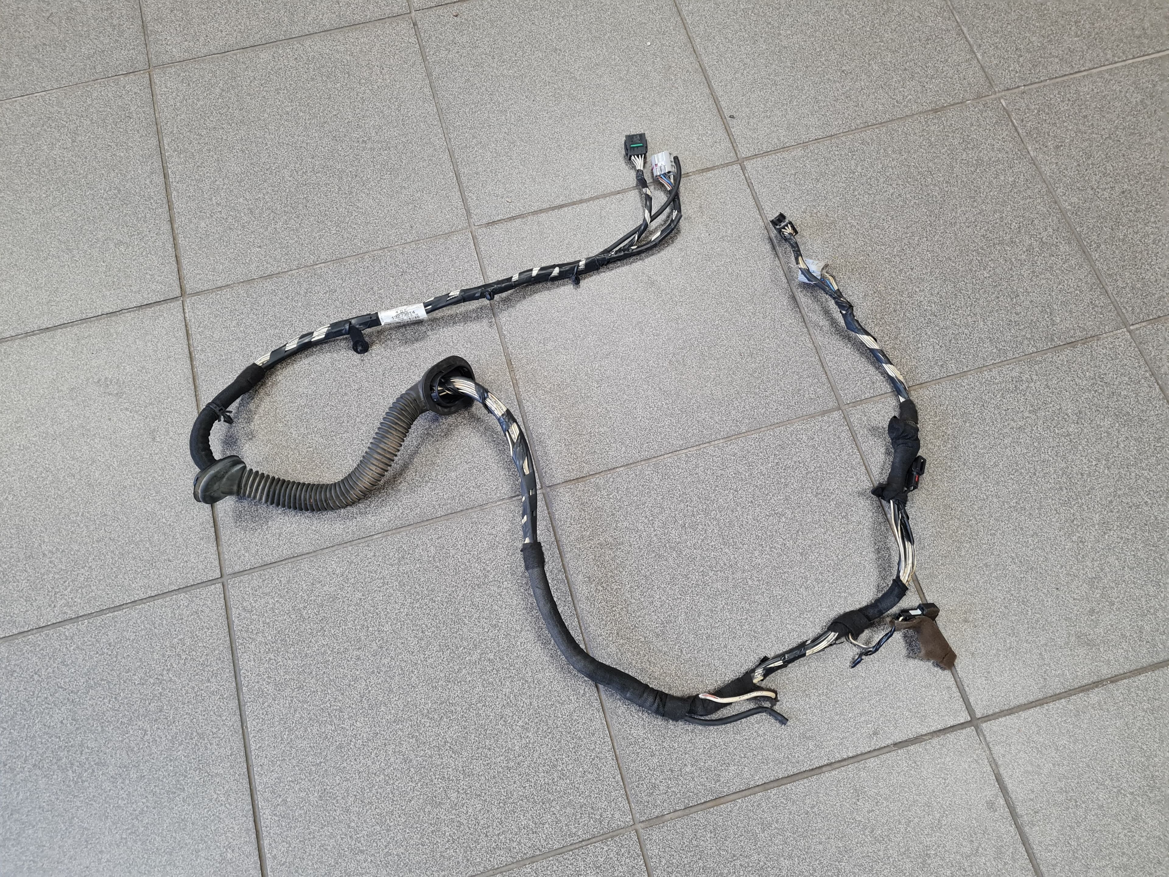 Ledninger til bagagerumsklappen OPEL INSIGNIA SPORTS TOURER 2010 (C) - foto 1