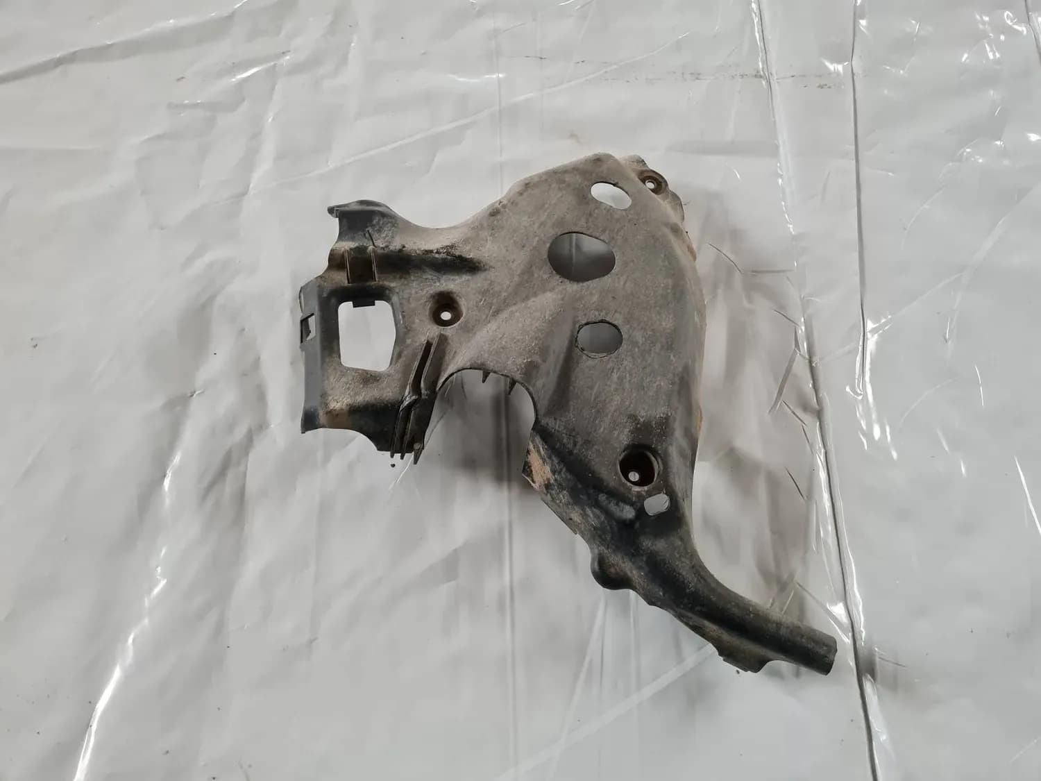 Bageste ophængningsarms beskyttelse AUDI A6 2008 - foto 1