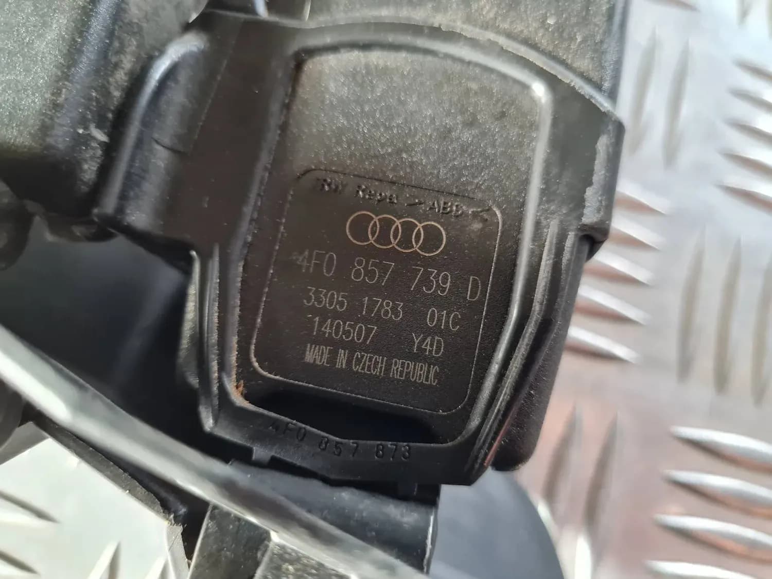 Spænde til dobbelt sikkerhedssele bagpå AUDI A6 2008 - foto 4