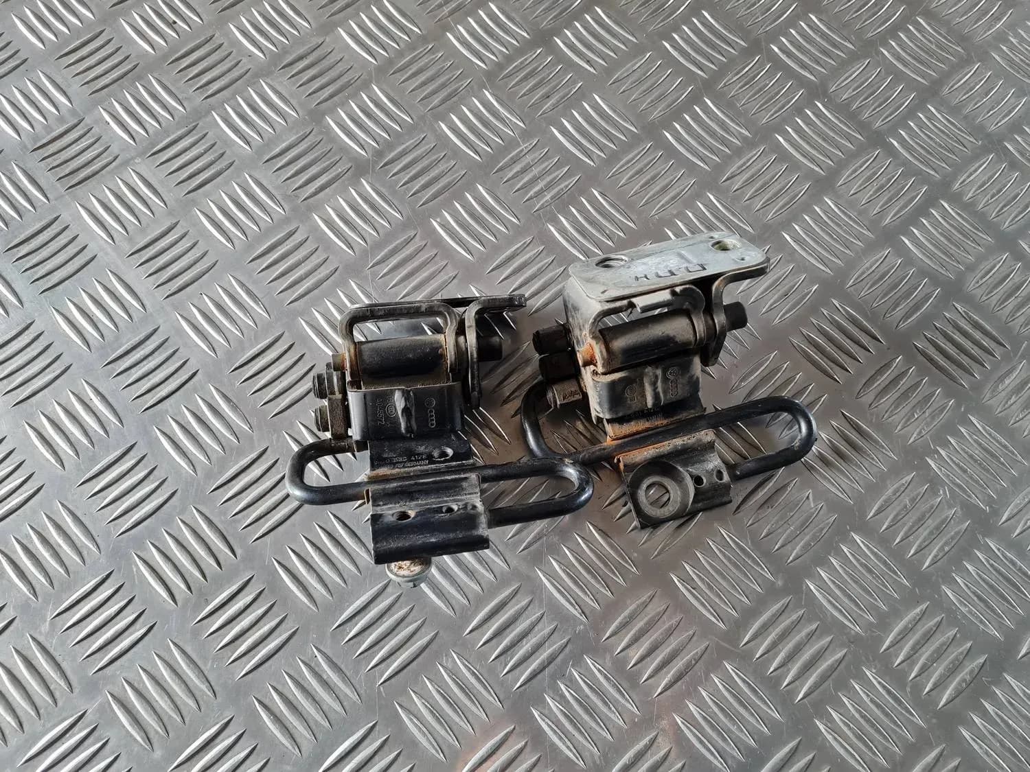 Dørhængsel AUDI A6 2008 - foto 4