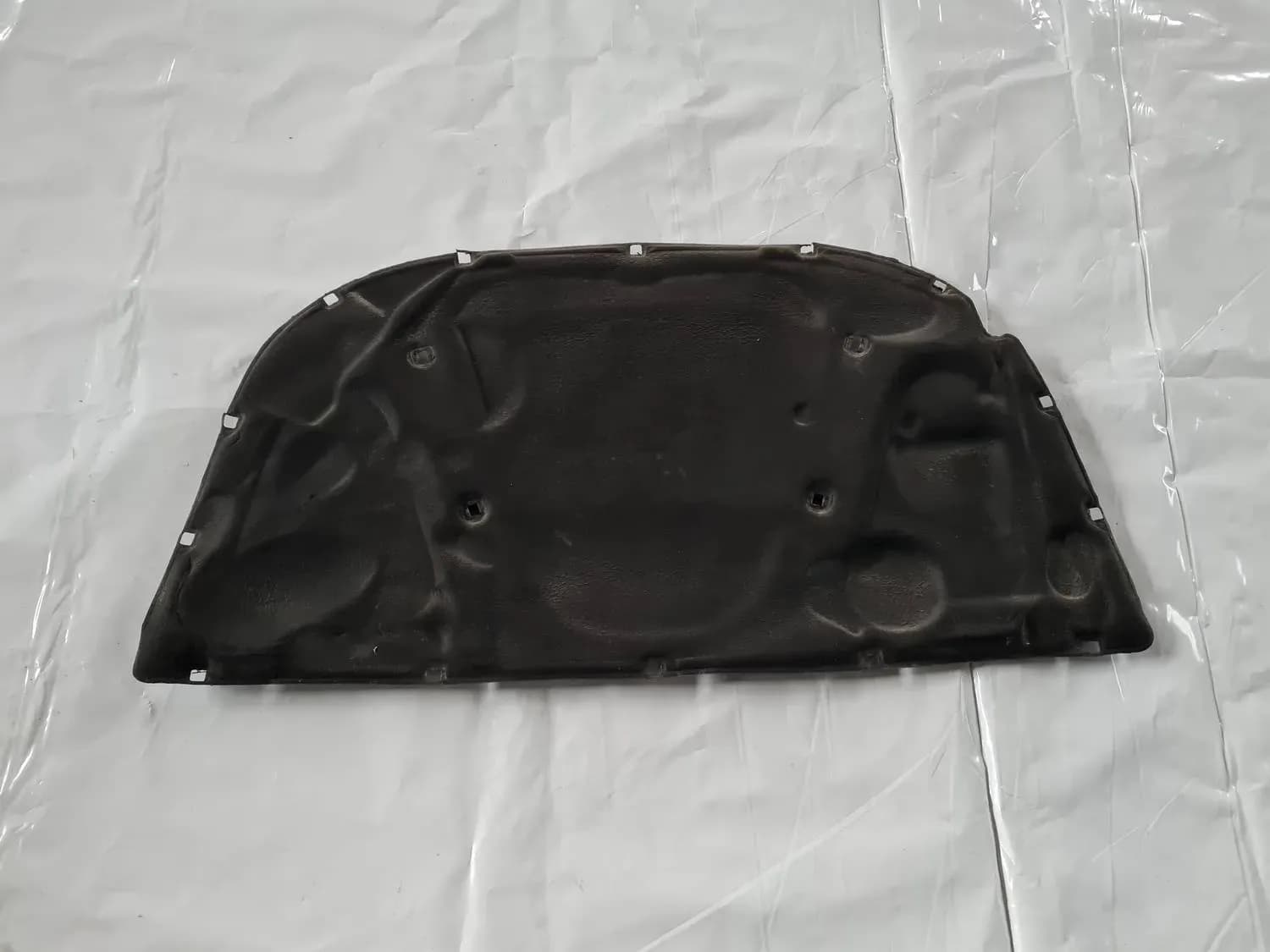 Lydisolering af motorhjelmen AUDI A6 2008 - foto 2