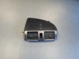 Udluftning i instrumentpanelet, midt TOYOTA AVENSIS 2012